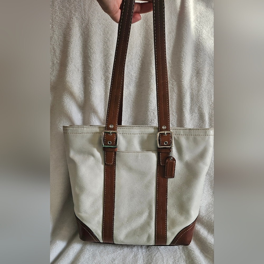 Coach Hampton Leather bucket tote shoulder bag. #f11201